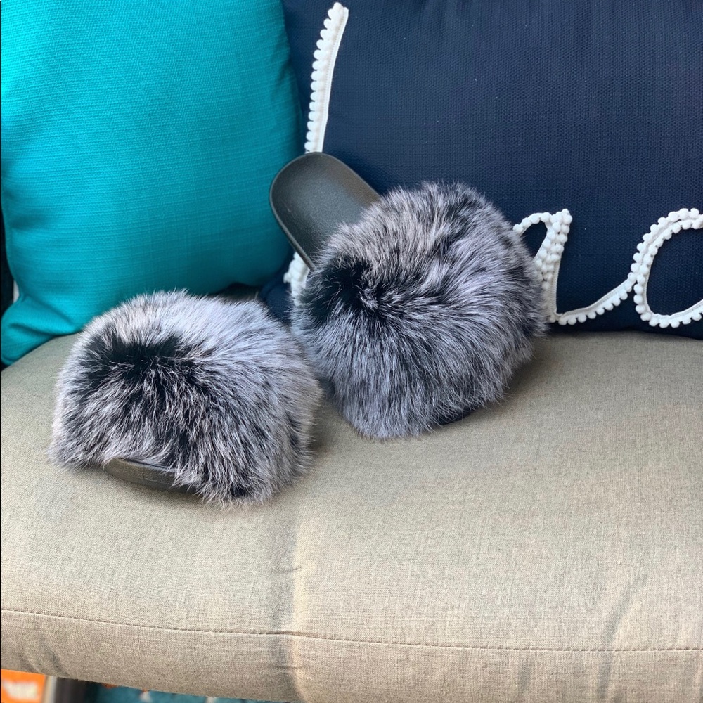 Soft, comfy fur slippers (slides).